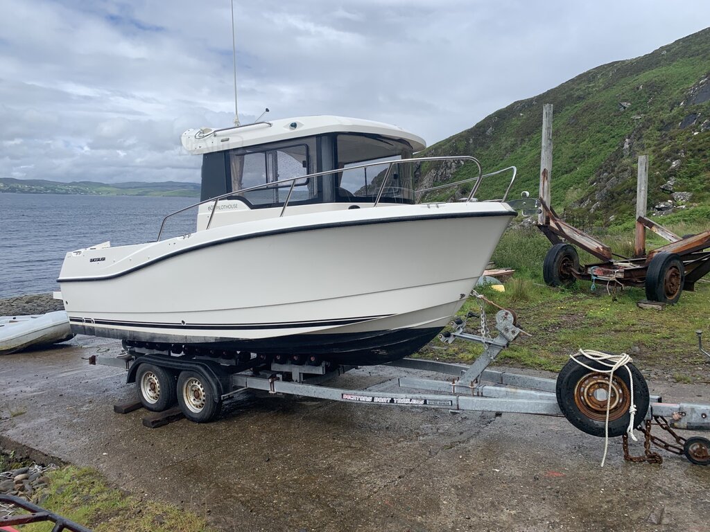 QUICKSILVER 605 Pilothouse