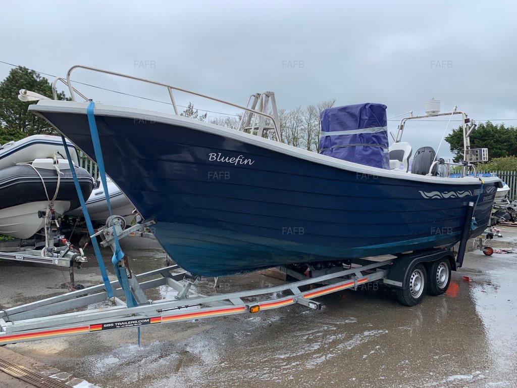 Fibramar Pescador 700